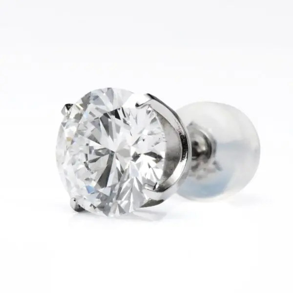 プラチナ　ラボグロウン・ダイヤモンド D-VS-Ideal 1ct シングルピアス 4本爪デザイン