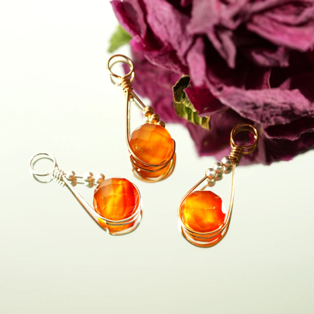 ７月誕生石＊１連＊ハートカービングカーネリアン 366日の誕生石カーネリアン - 江口宝飾（宝石鑑定士のいる店）