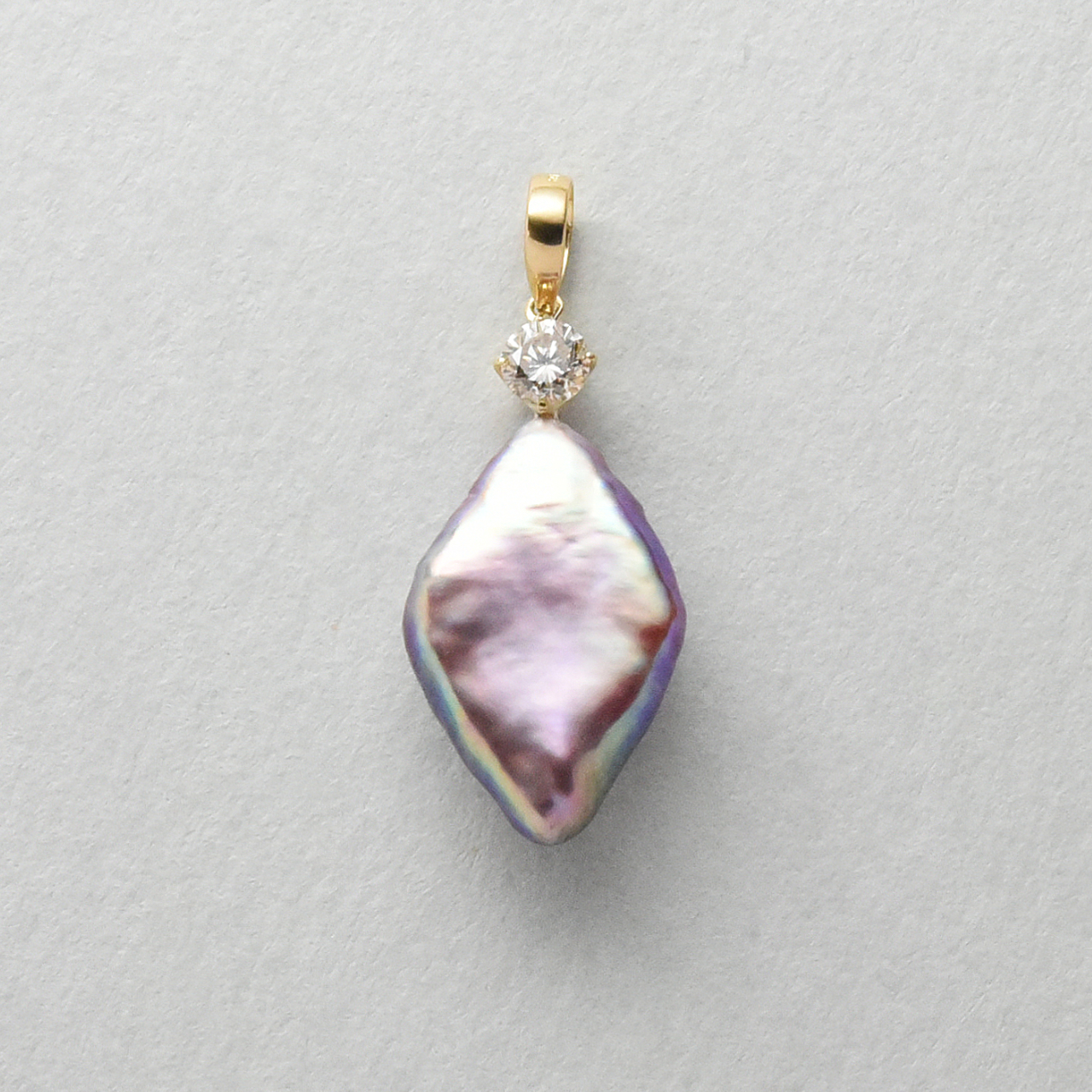 K18YG暗紫色ダイヤシェイプ淡水パール15x10mm ダイヤ0.09ct ペンダントヘッド